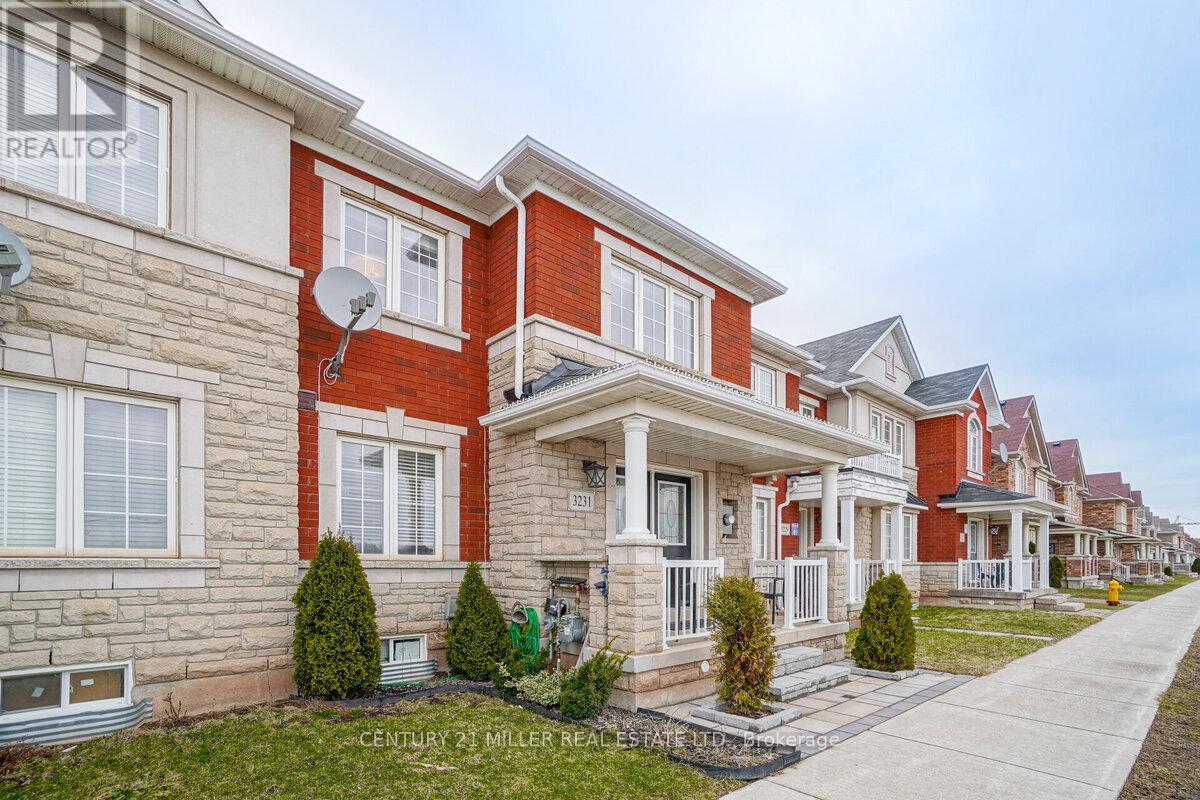 3231 Neyagawa Boulevard, Oakville, Ontario  L6M 0N7 - Photo 2 - W12741190