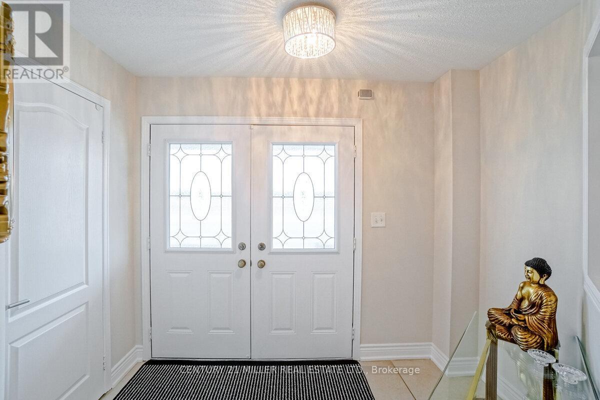 3231 Neyagawa Boulevard, Oakville, Ontario  L6M 0N7 - Photo 3 - W12741190