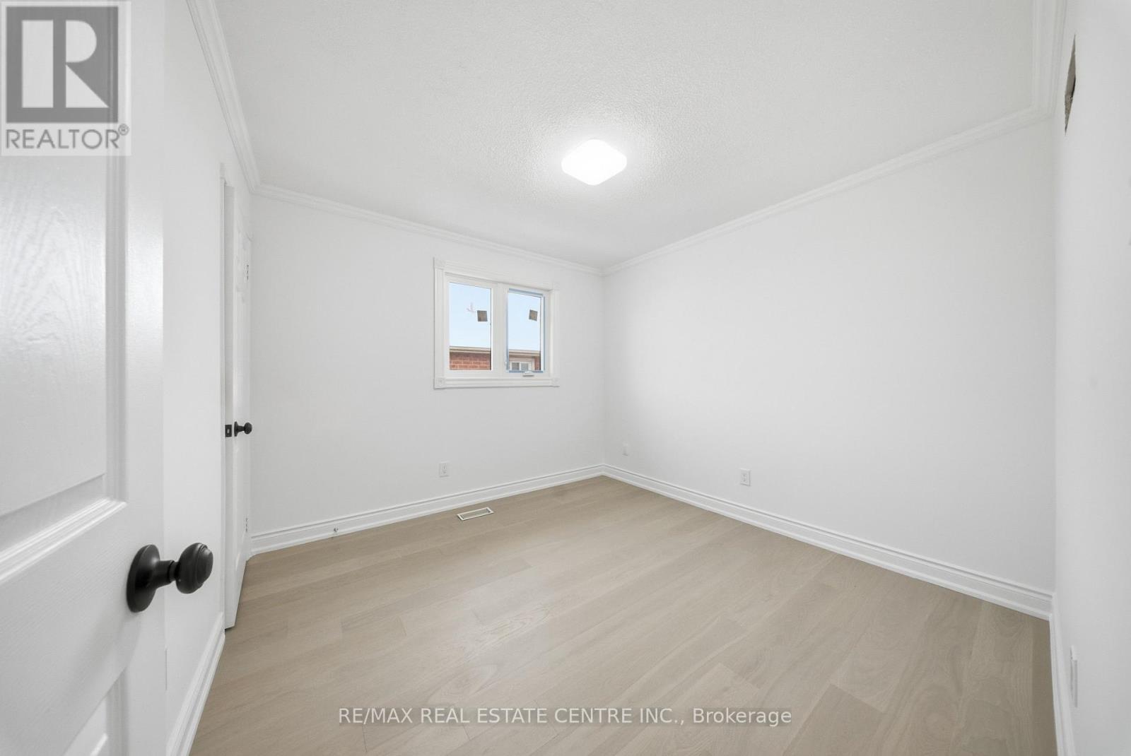 3316 Lady Slipper Court, Mississauga, Ontario  L5N 6A9 - Photo 25 - W12741200