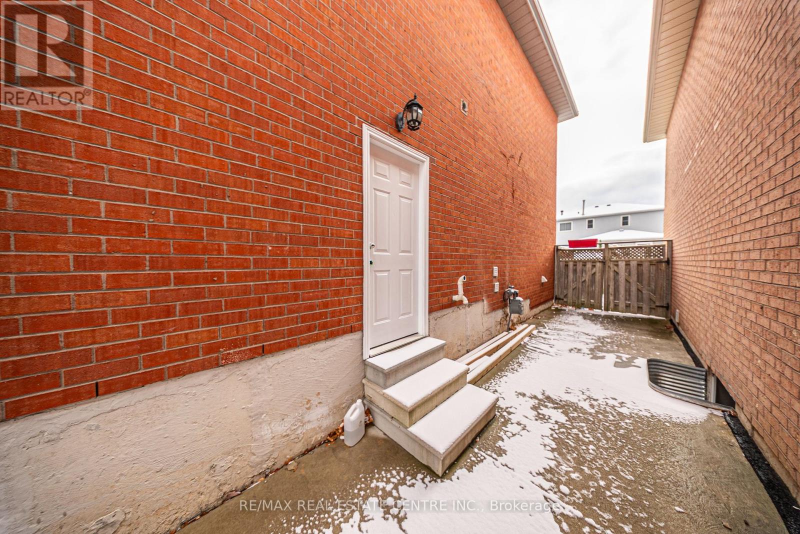 3316 Lady Slipper Court, Mississauga, Ontario  L5N 6A9 - Photo 29 - W12741200