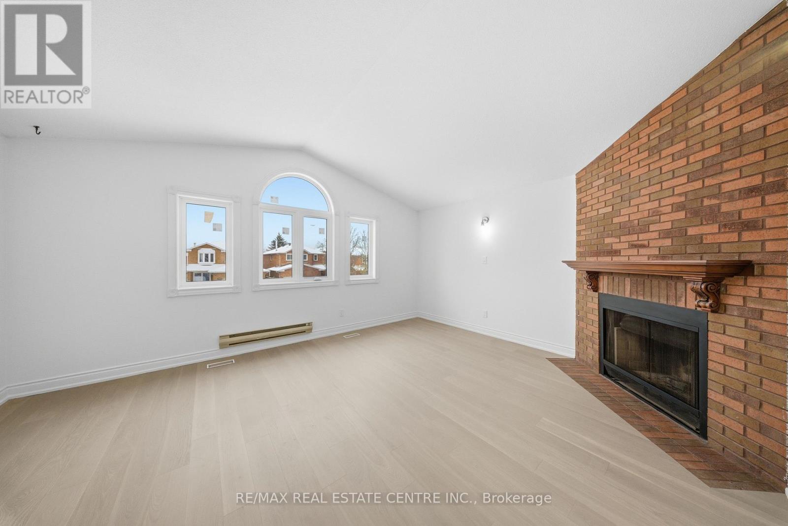 3316 Lady Slipper Court, Mississauga, Ontario  L5N 6A9 - Photo 7 - W12741200