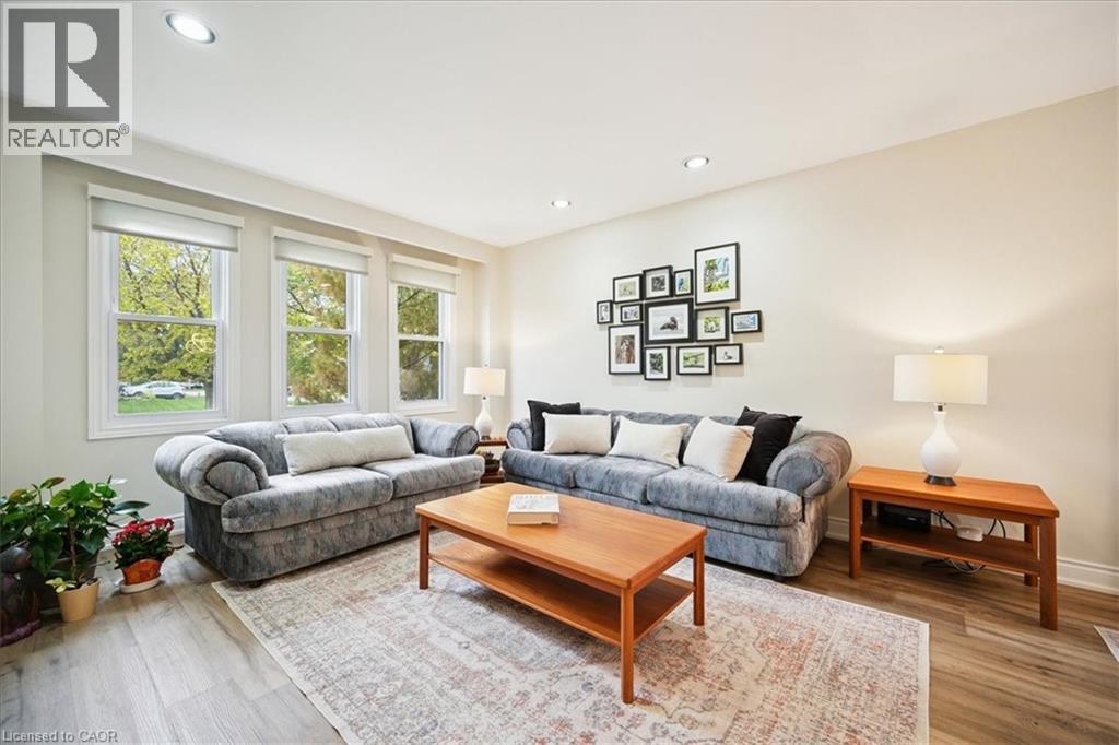 87 River Oaks Boulevard W, Oakville, Ontario  L6H 3N4 - Photo 5 - 40781525