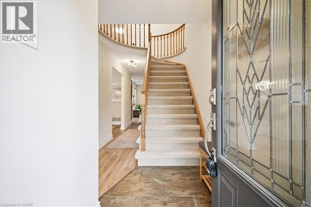 87 River Oaks Boulevard W, Oakville, Ontario  L6H 3N4 - Photo 3 - 40781525