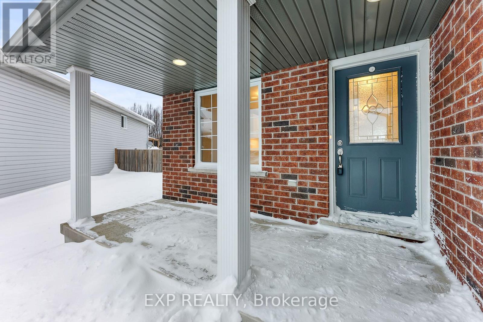 8329 Atack Court, Niagara Falls, Ontario  L2H 3N4 - Photo 3 - X12741220