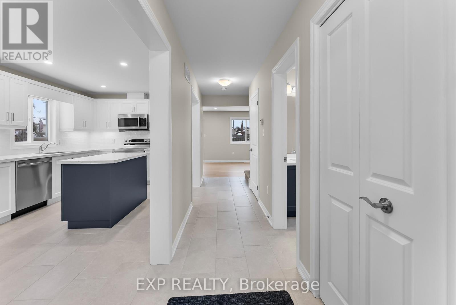 8329 Atack Court, Niagara Falls, Ontario  L2H 3N4 - Photo 6 - X12741220