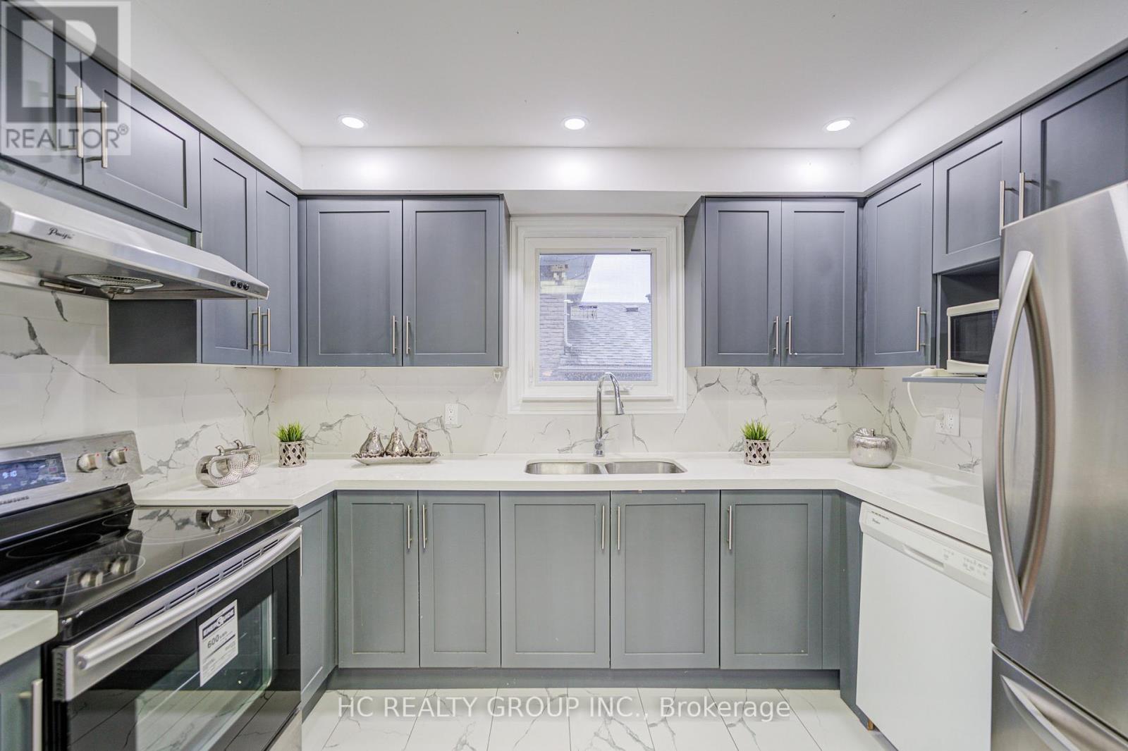 23 Boarhill Drive, Toronto, Ontario  M1S 2L9 - Photo 6 - E12741216