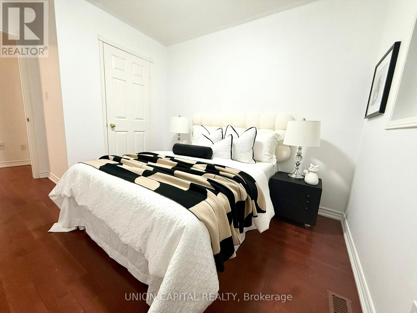 29 Queen's Plate Drive, Markham, Ontario  L6C 2A9 - Photo 6 - N12741204