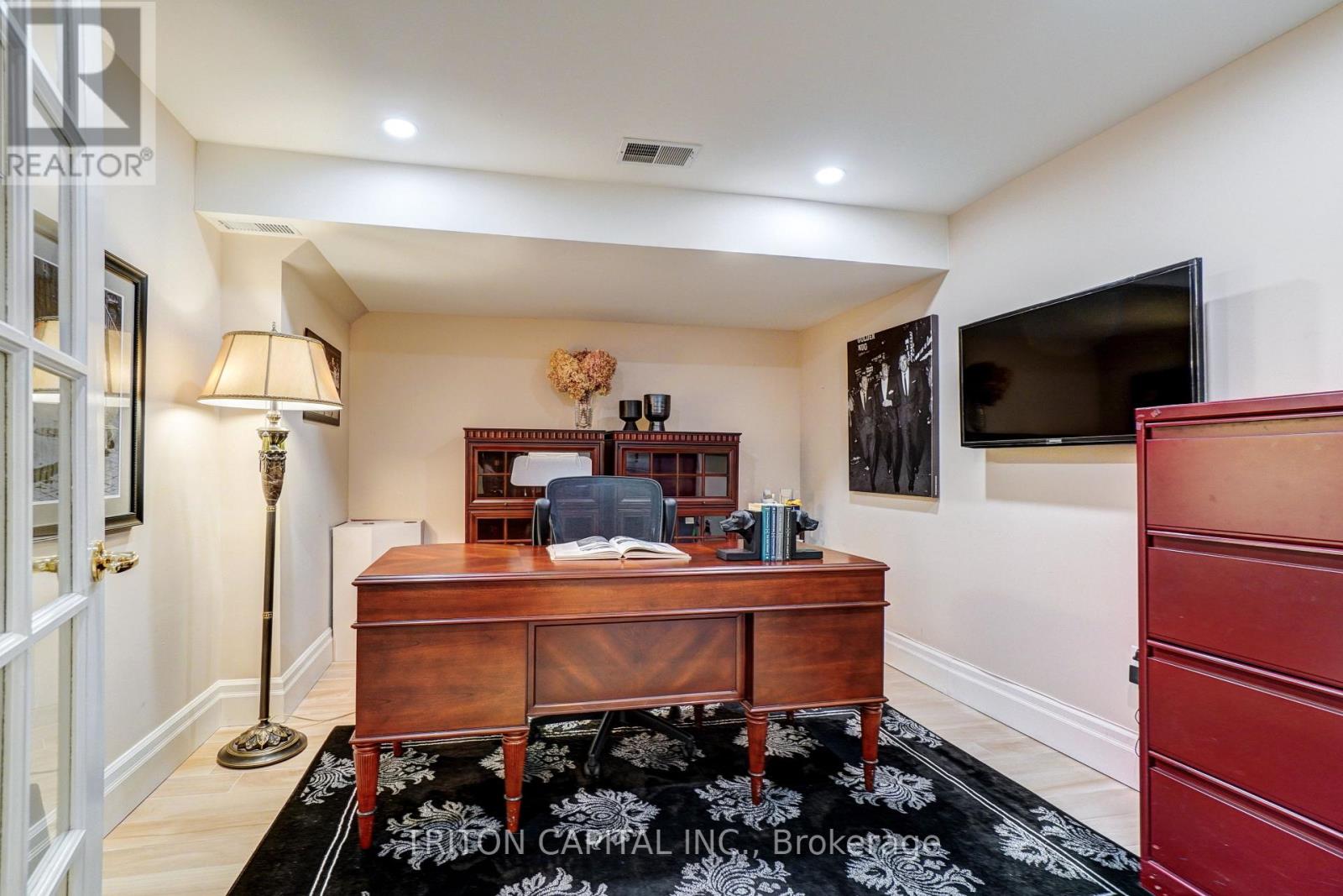 53 Princess Anne Crescent, Toronto, Ontario  M9A 2P3 - Photo 27 - W12741208