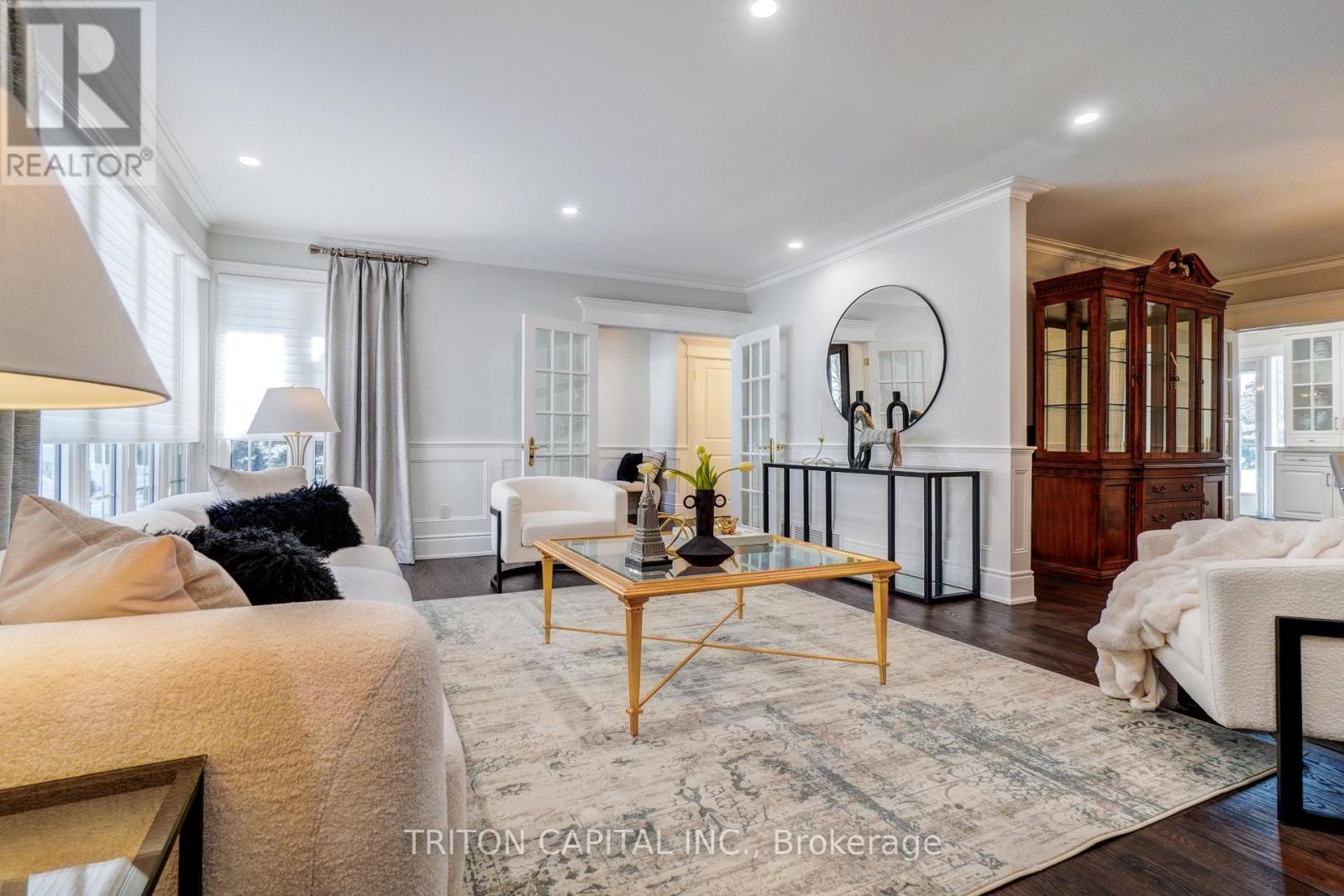 53 Princess Anne Crescent, Toronto, Ontario  M9A 2P3 - Photo 6 - W12741208