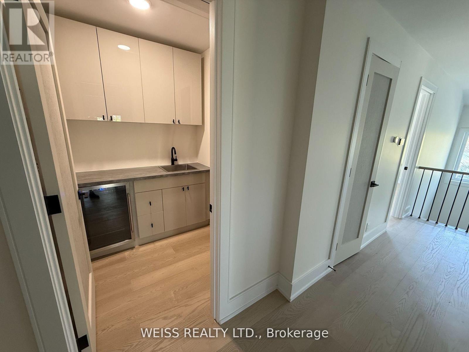 137 Bannockburn Avenue, Toronto, Ontario  M5M 2N4 - Photo 9 - C12741234