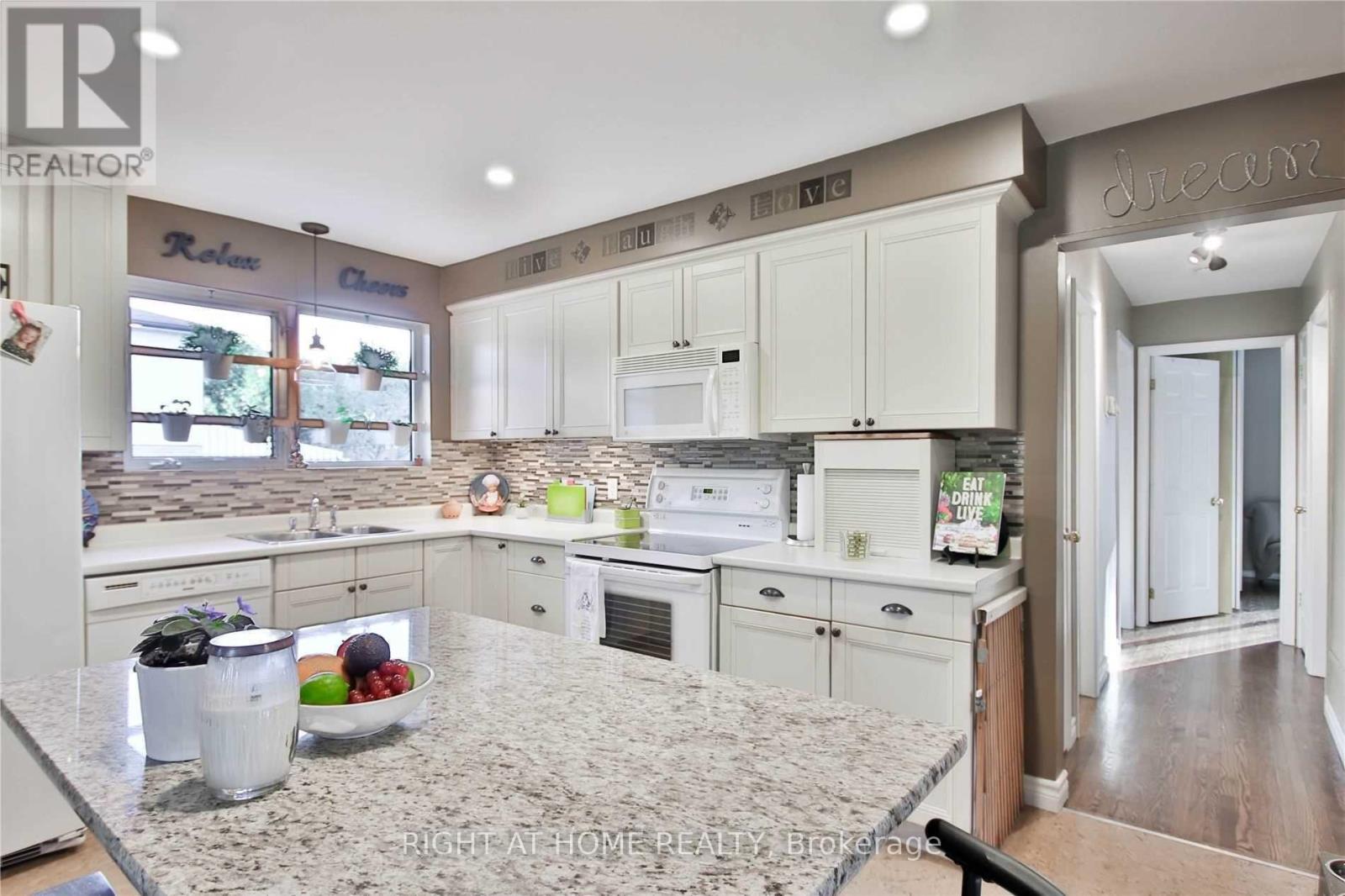 10 Jacwin Drive, Ajax, Ontario  L1S 6H8 - Photo 11 - E12741252