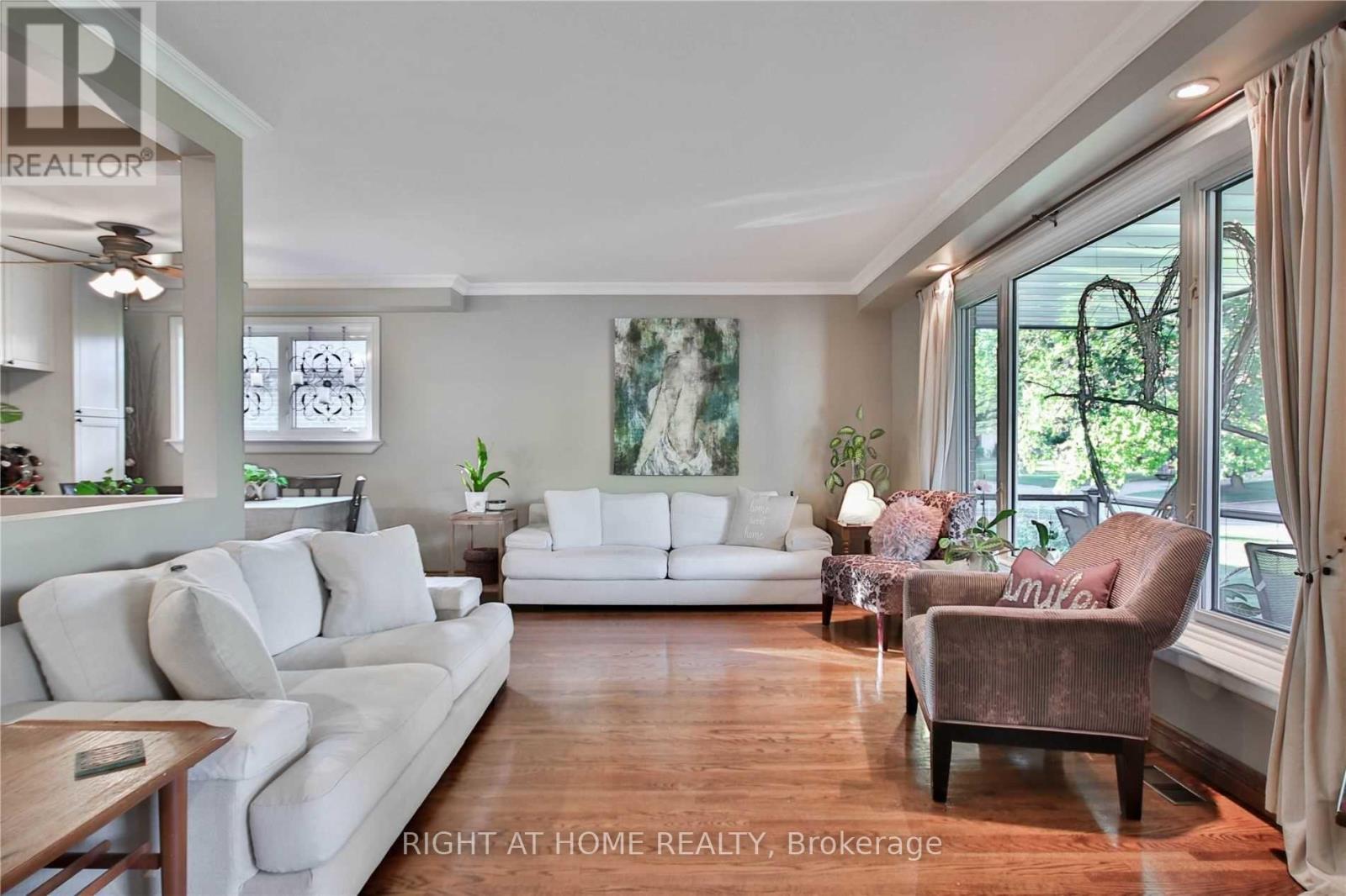 10 Jacwin Drive, Ajax, Ontario  L1S 6H8 - Photo 5 - E12741252