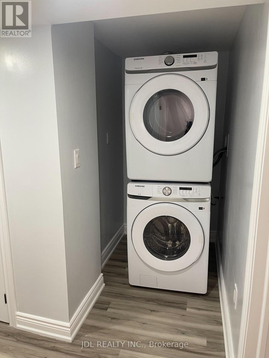 30 Lavron Court, Markham, Ontario  L3S 2N8 - Photo 8 - N12741266