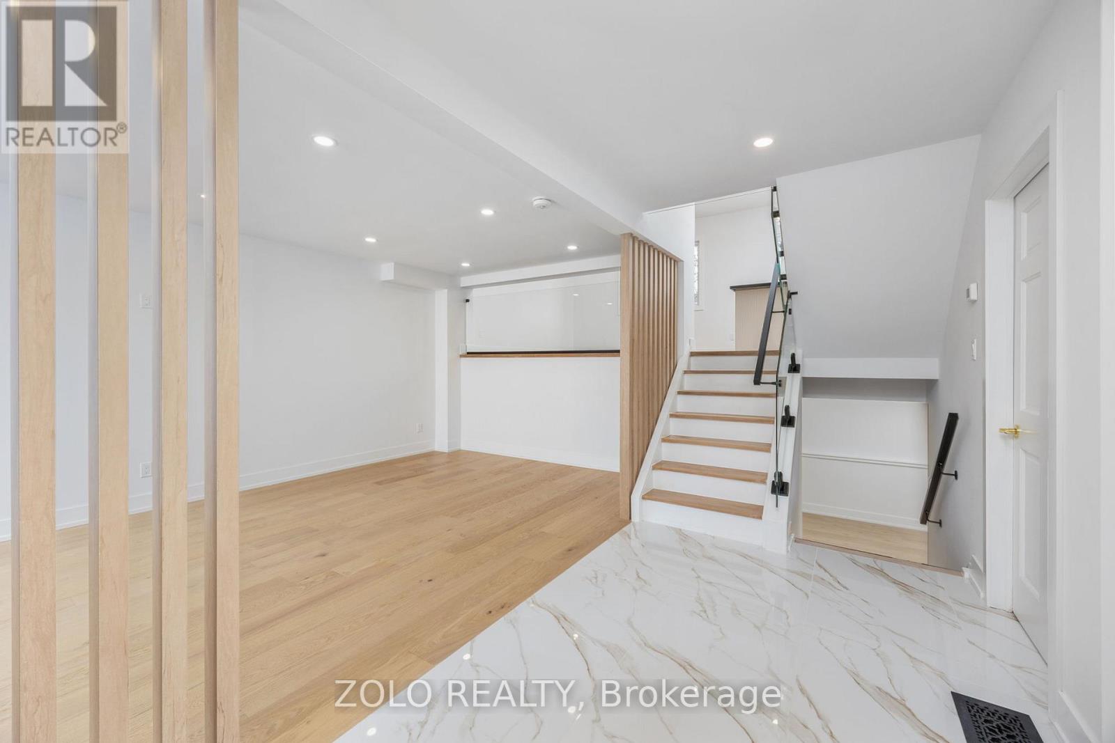 124 Kingston Road, Newmarket, Ontario  L3Y 5W7 - Photo 2 - N12741276