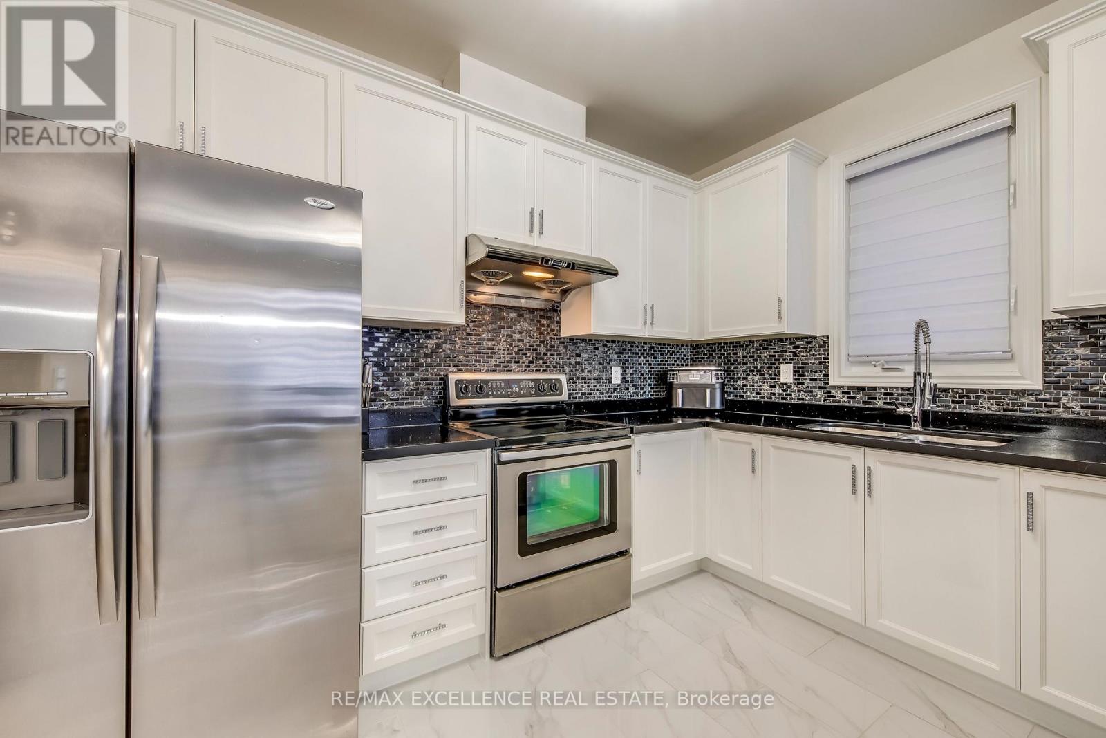 9 Natronia Trail, Brampton, Ontario  L6P 3N1 - Photo 15 - W12741242