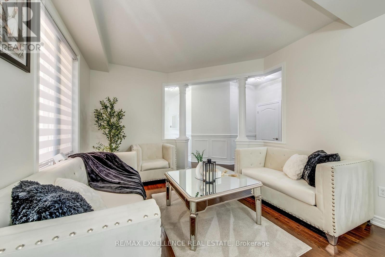 9 Natronia Trail, Brampton, Ontario  L6P 3N1 - Photo 6 - W12741242