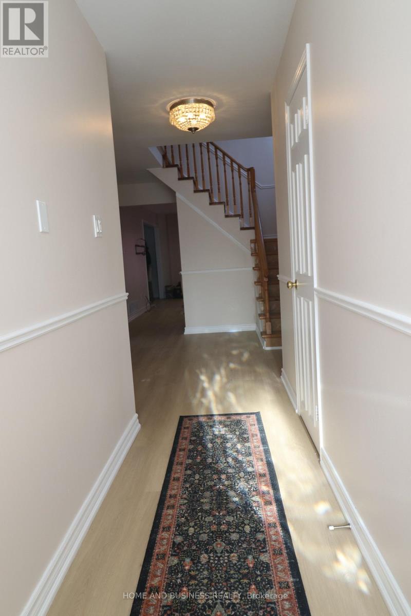 10 Hudson Drive W, Brampton, Ontario  L6Y 2N7 - Photo 4 - W12741274