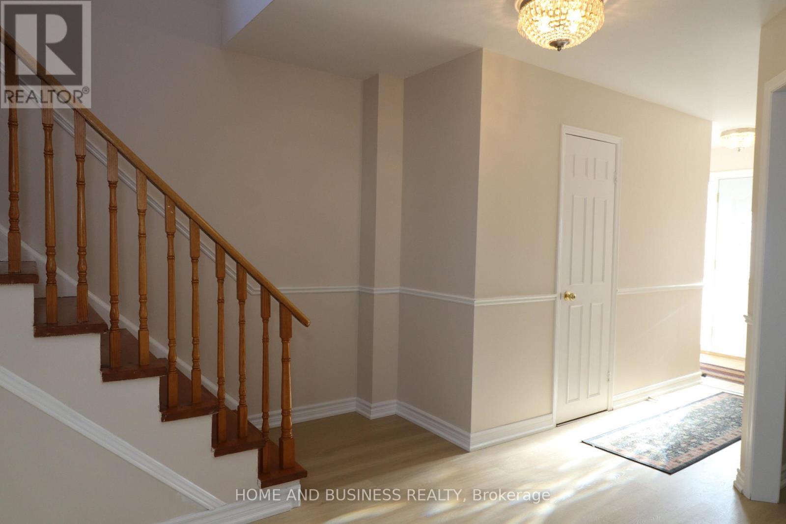 10 Hudson Drive W, Brampton, Ontario  L6Y 2N7 - Photo 5 - W12741274