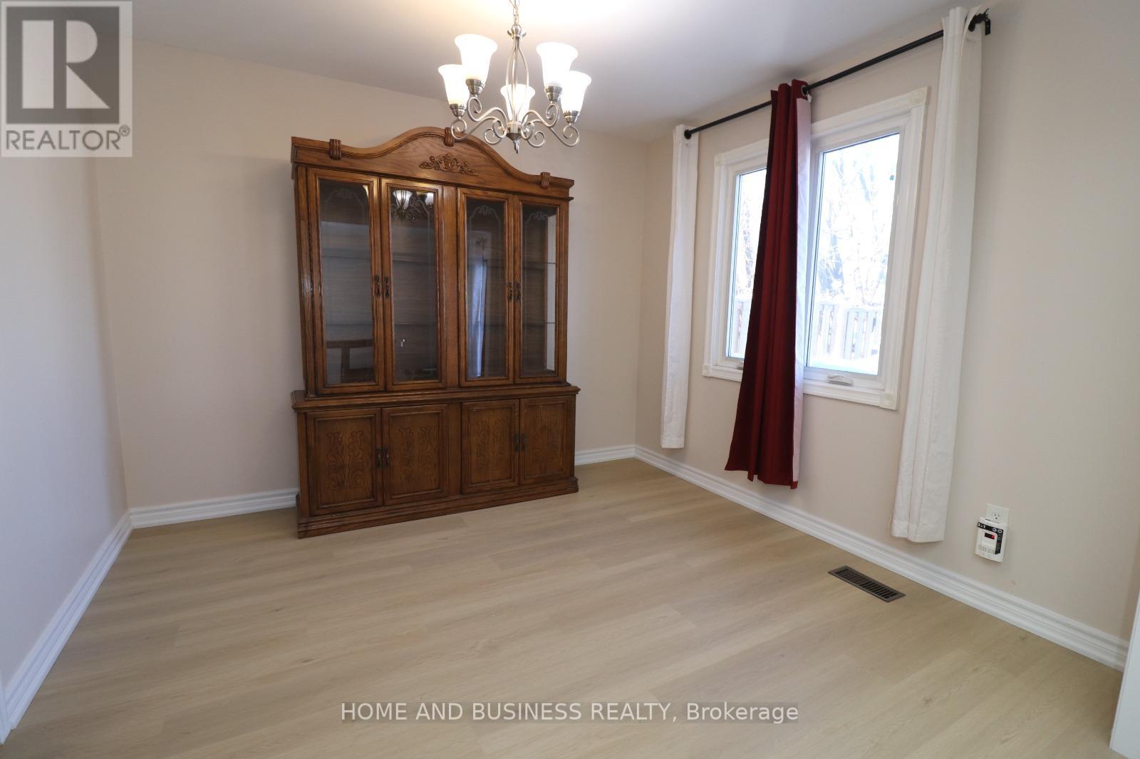 10 Hudson Drive W, Brampton, Ontario  L6Y 2N7 - Photo 9 - W12741274