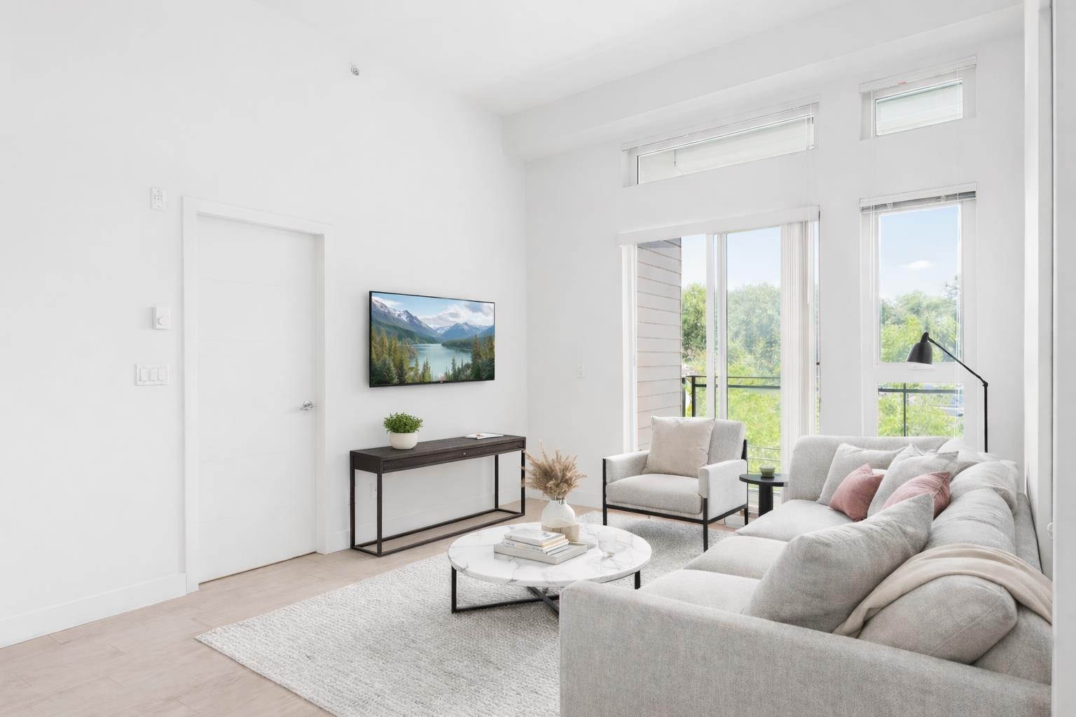 410 13919 Fraser Highway, Surrey, British Columbia  V3T 4E6 - Photo 3 - R3078485