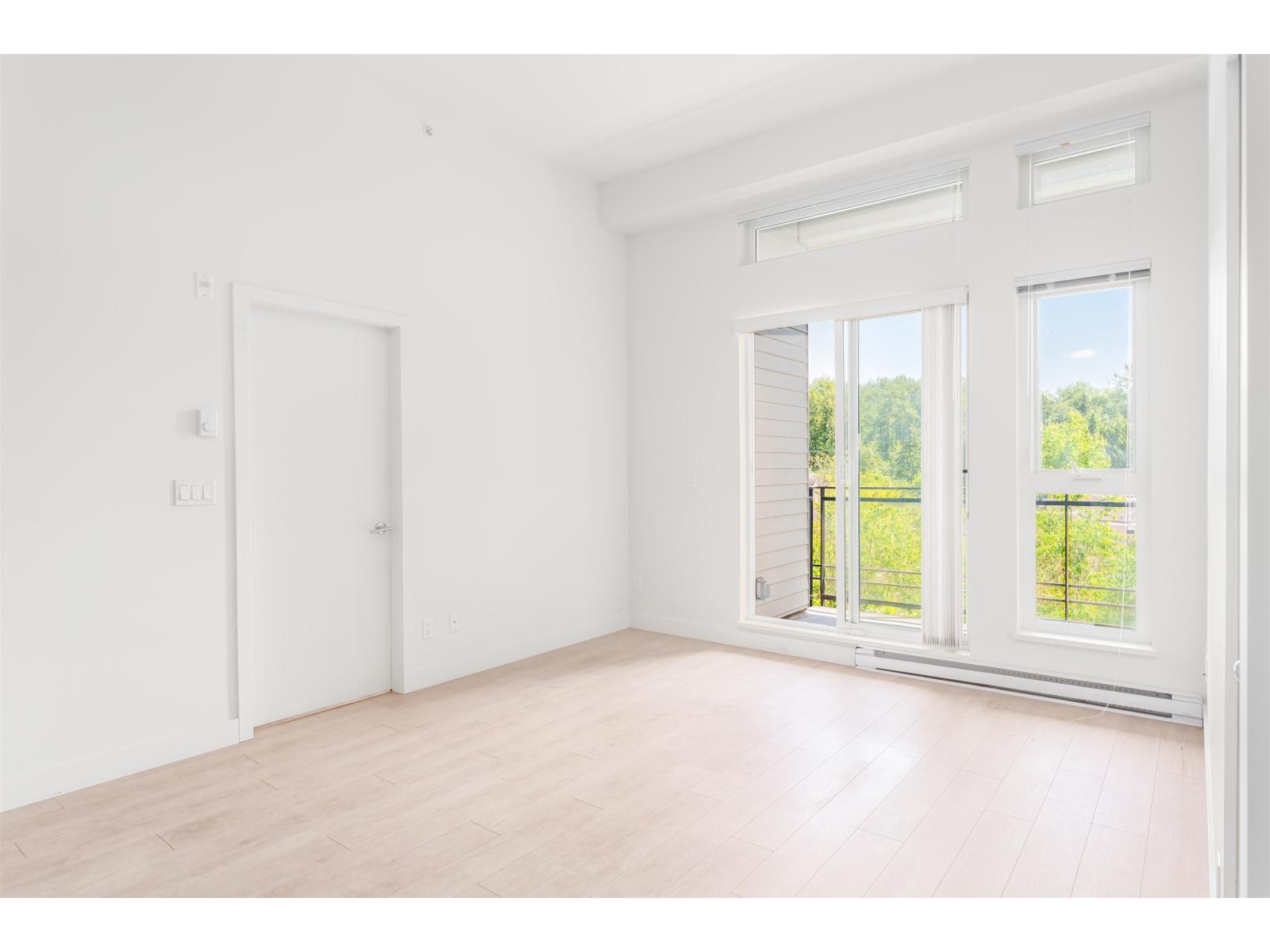 410 13919 Fraser Highway, Surrey, British Columbia  V3T 4E6 - Photo 4 - R3078485