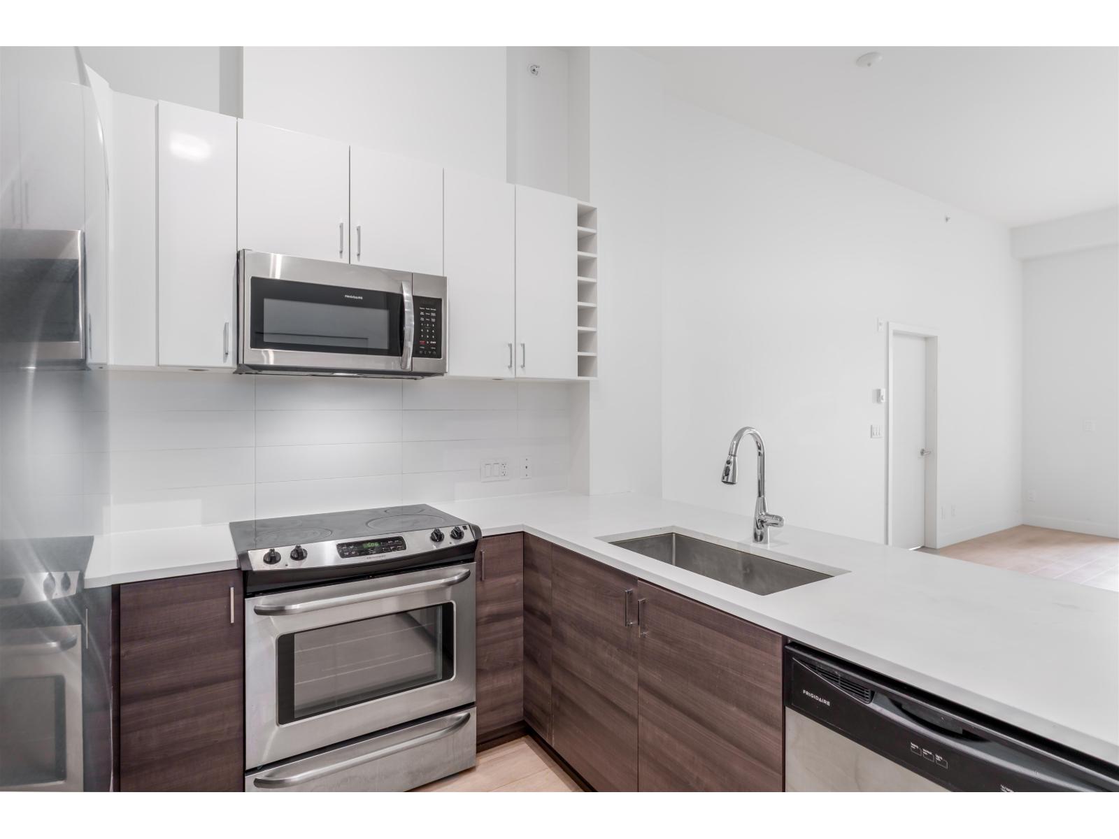 410 13919 Fraser Highway, Surrey, British Columbia  V3T 4E6 - Photo 11 - R3078485