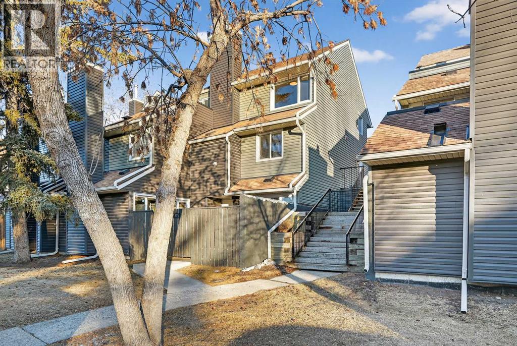 211, 25 Glamis Green Sw, Calgary, Alberta  T3E 6T9 - Photo 1 - A2279840