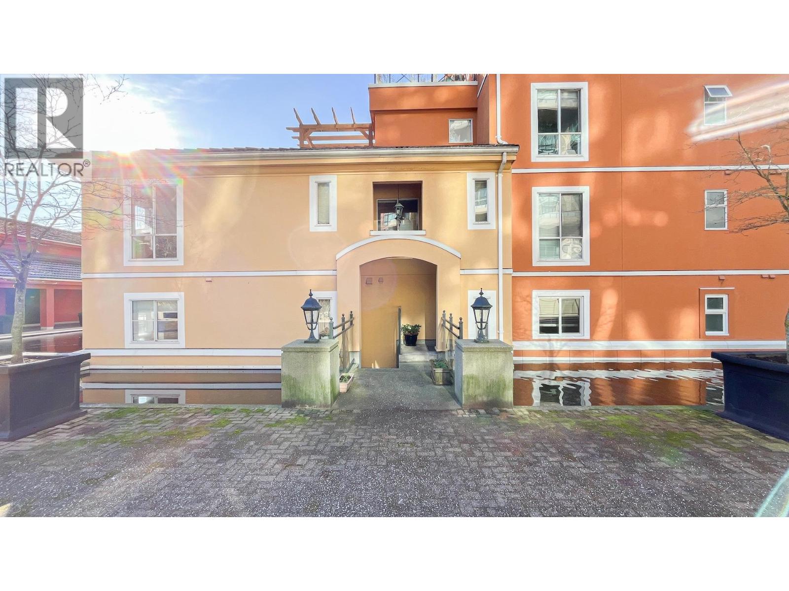 128 3 Rialto Court, New Westminster, British Columbia  V3M 6P2 - Photo 3 - R3084793