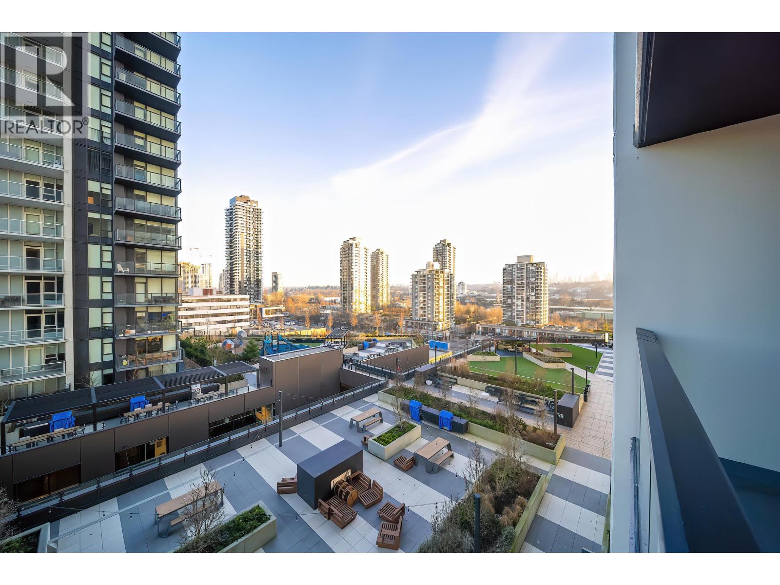 Listing Picture 21 of 35 : 909 2108 GILMORE AVENUE, Burnaby / 本拿比 - 魯藝地產 Yvonne Lu Group - MLS Medallion Club Member