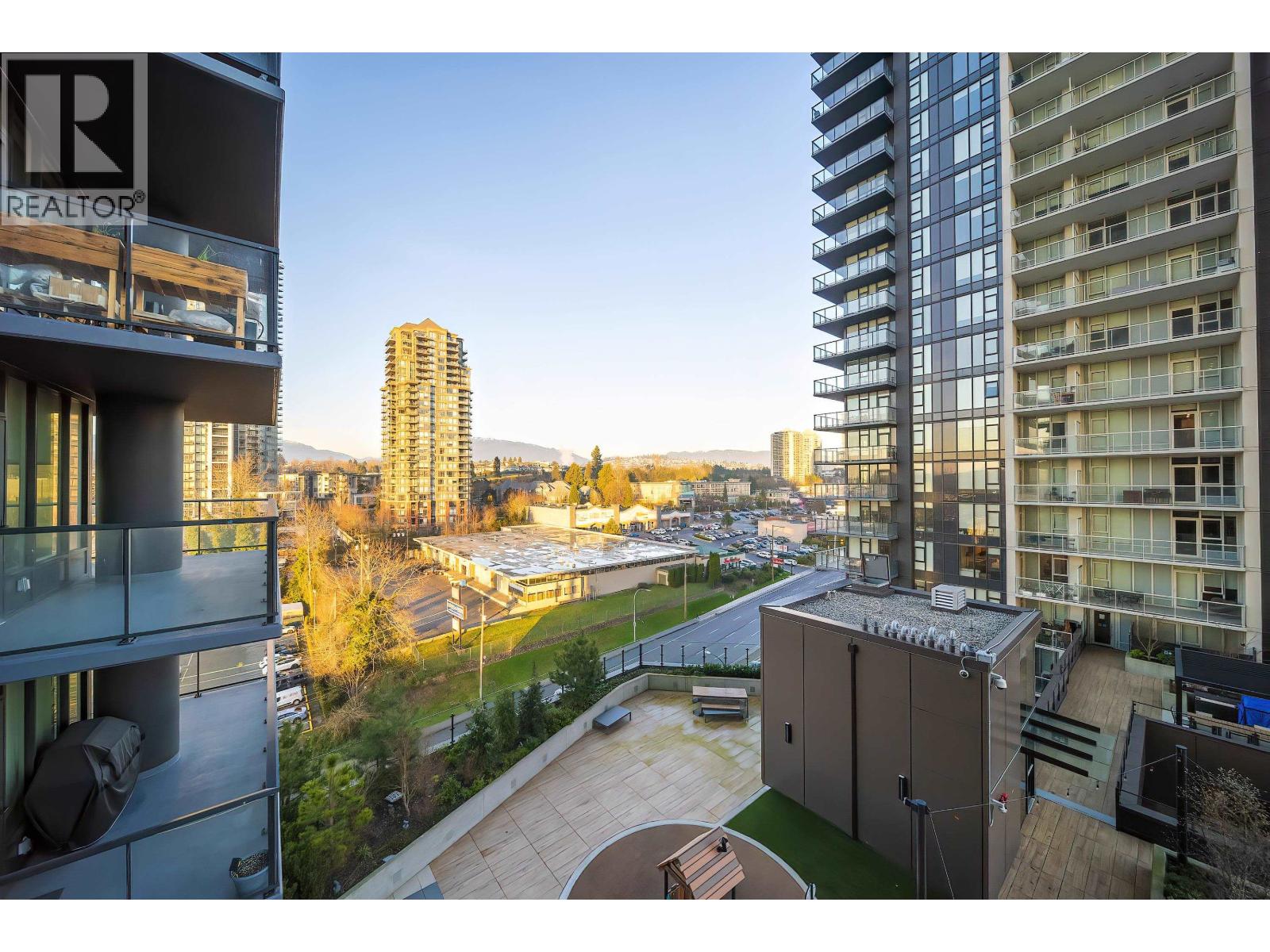 Listing Picture 18 of 35 : 909 2108 GILMORE AVENUE, Burnaby / 本拿比 - 魯藝地產 Yvonne Lu Group - MLS Medallion Club Member