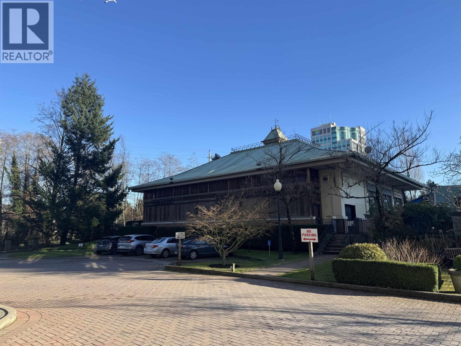 Listing Picture 22 of 27 : 407 6837 STATION HILL DRIVE, Burnaby / 本拿比 - 魯藝地產 Yvonne Lu Group - MLS Medallion Club Member