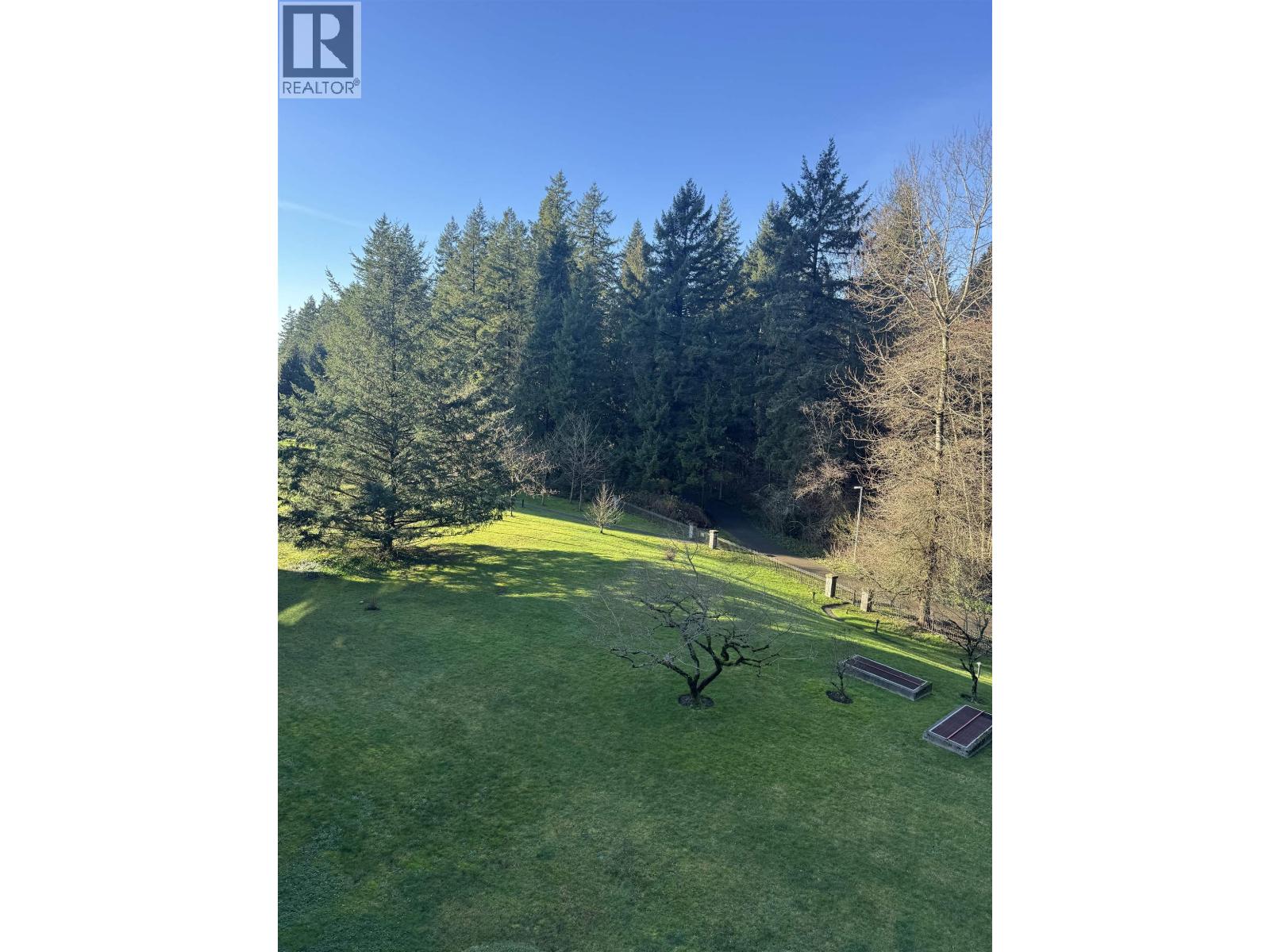 Listing Picture 17 of 27 : 407 6837 STATION HILL DRIVE, Burnaby / 本拿比 - 魯藝地產 Yvonne Lu Group - MLS Medallion Club Member