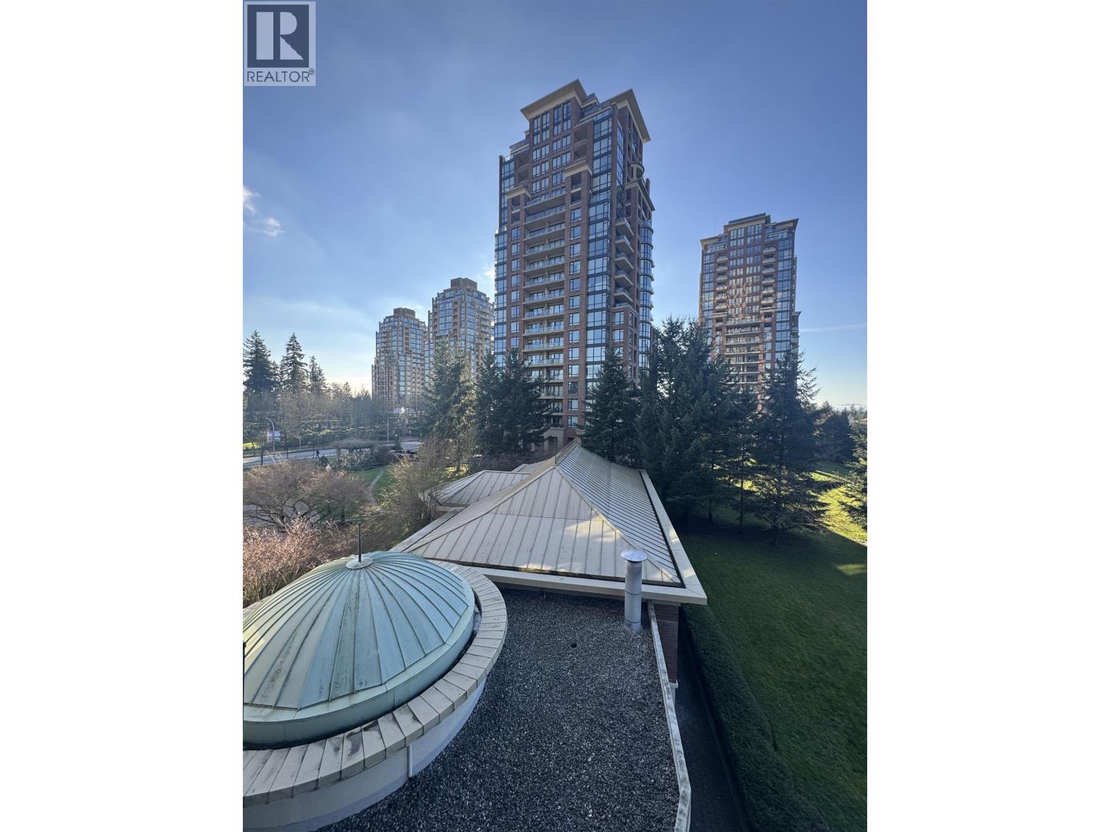 Listing Picture 16 of 27 : 407 6837 STATION HILL DRIVE, Burnaby / 本拿比 - 魯藝地產 Yvonne Lu Group - MLS Medallion Club Member