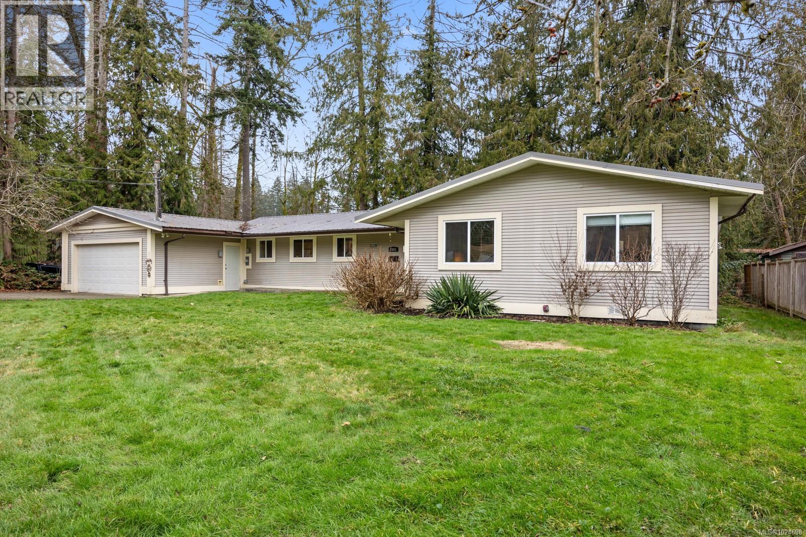 2651 Crystal Dr, Courtenay, British Columbia