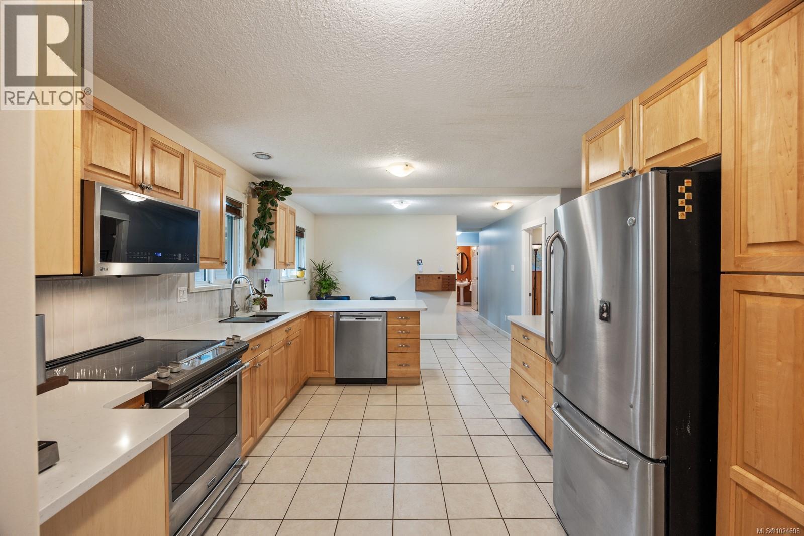 2651 Crystal Dr, Courtenay, British Columbia  V9N 9K1 - Photo 7 - 1024698