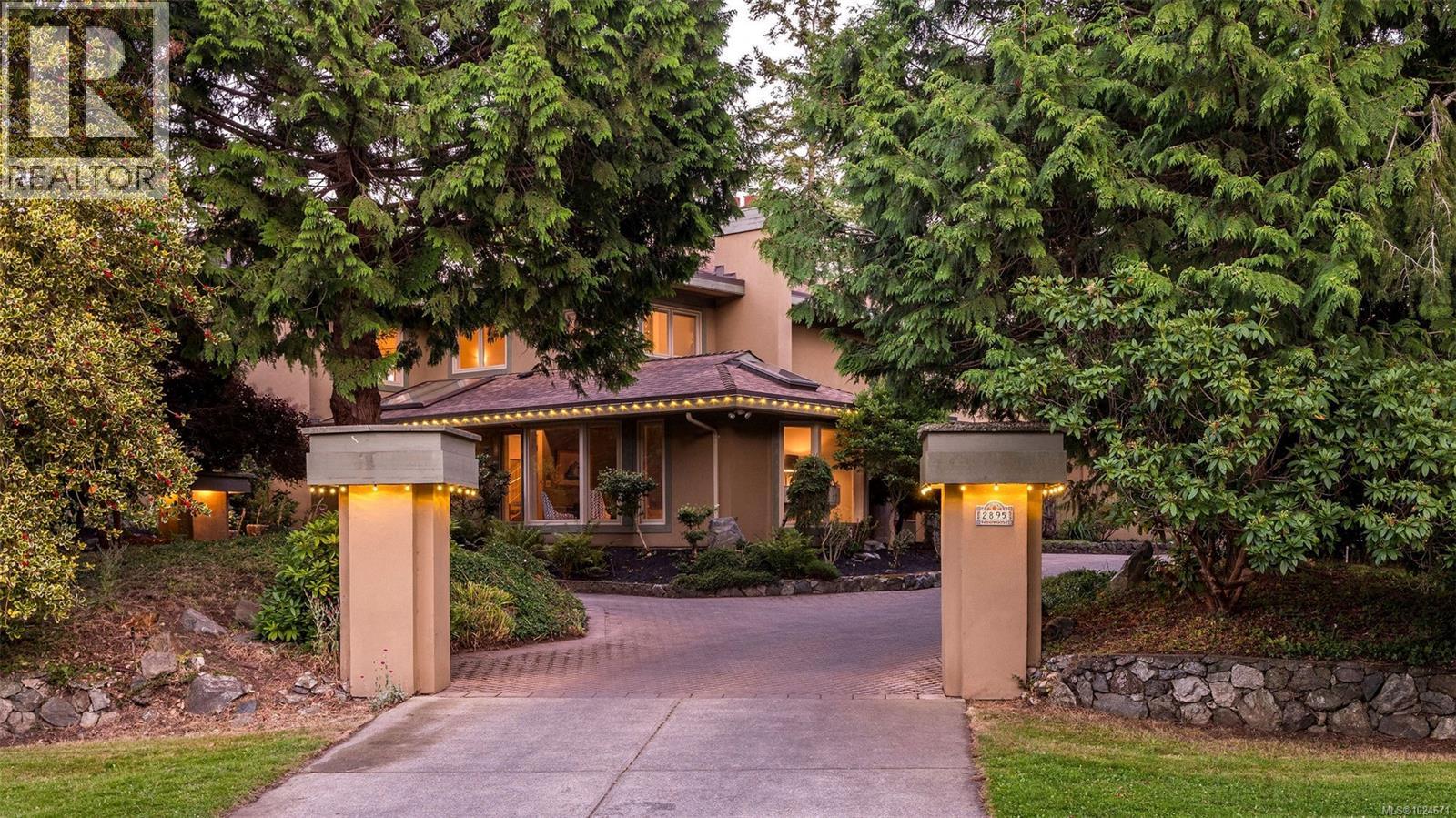 2895 Lansdowne Rd, Oak Bay, British Columbia  V8R 3P8 - Photo 48 - 1024671