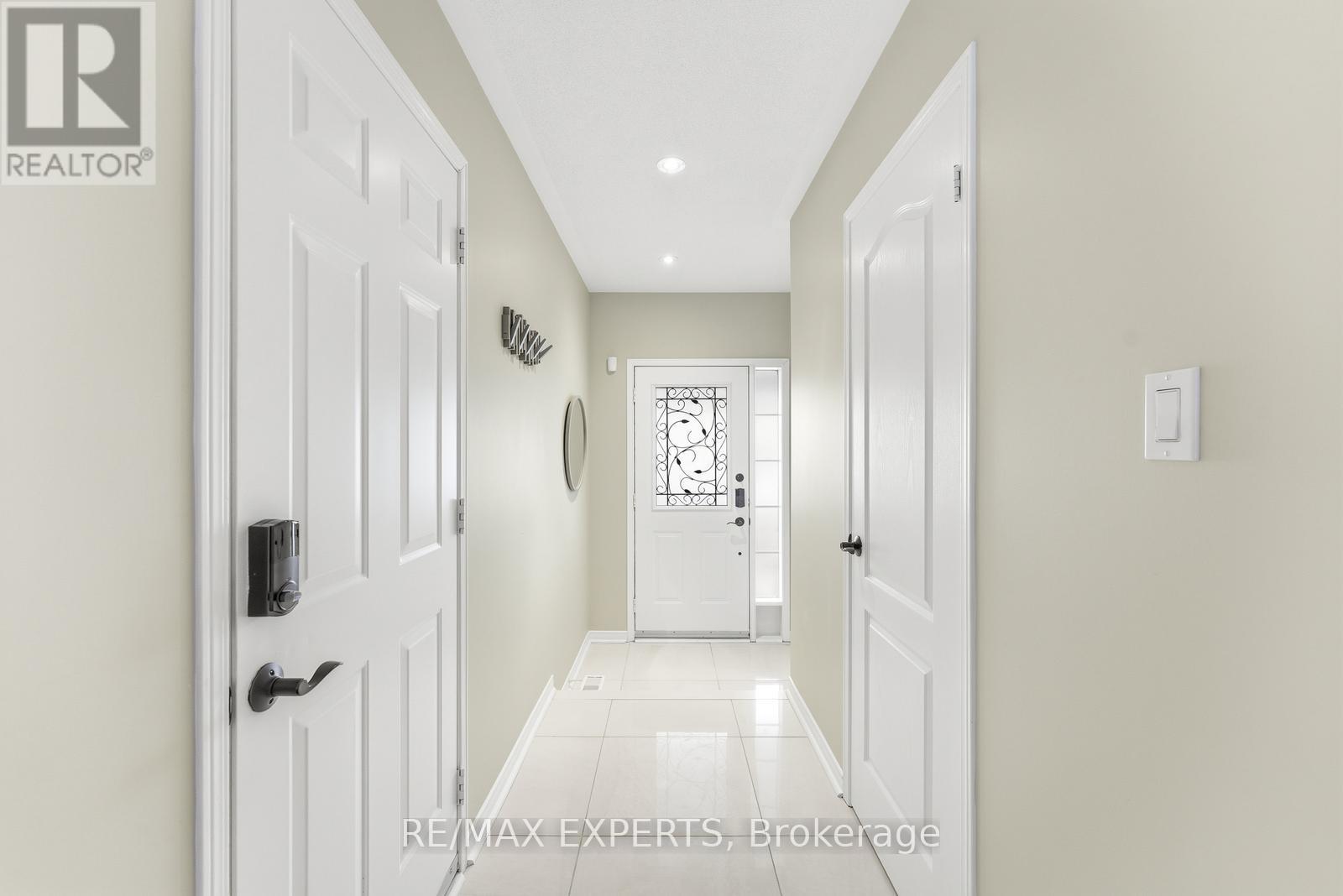 75 Delattaye Avenue, Aurora, Ontario  L4G 7T8 - Photo 6 - N12740552