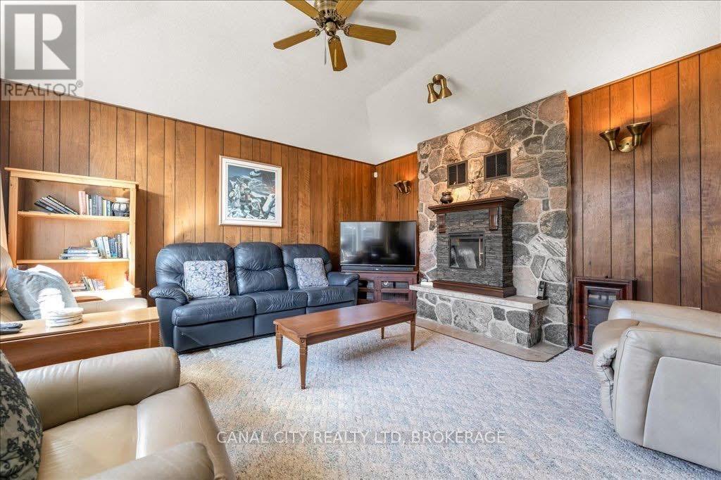 49 Pine Street S, Thorold, Ontario  L2V 3L5 - Photo 5 - X12741330