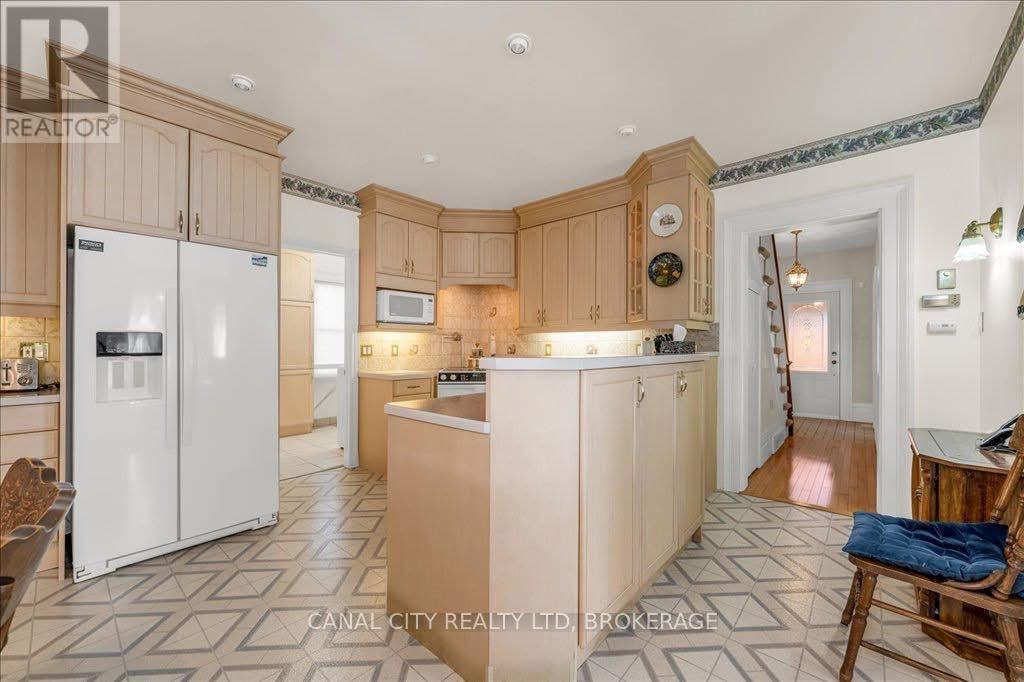 49 Pine Street S, Thorold, Ontario  L2V 3L5 - Photo 7 - X12741330