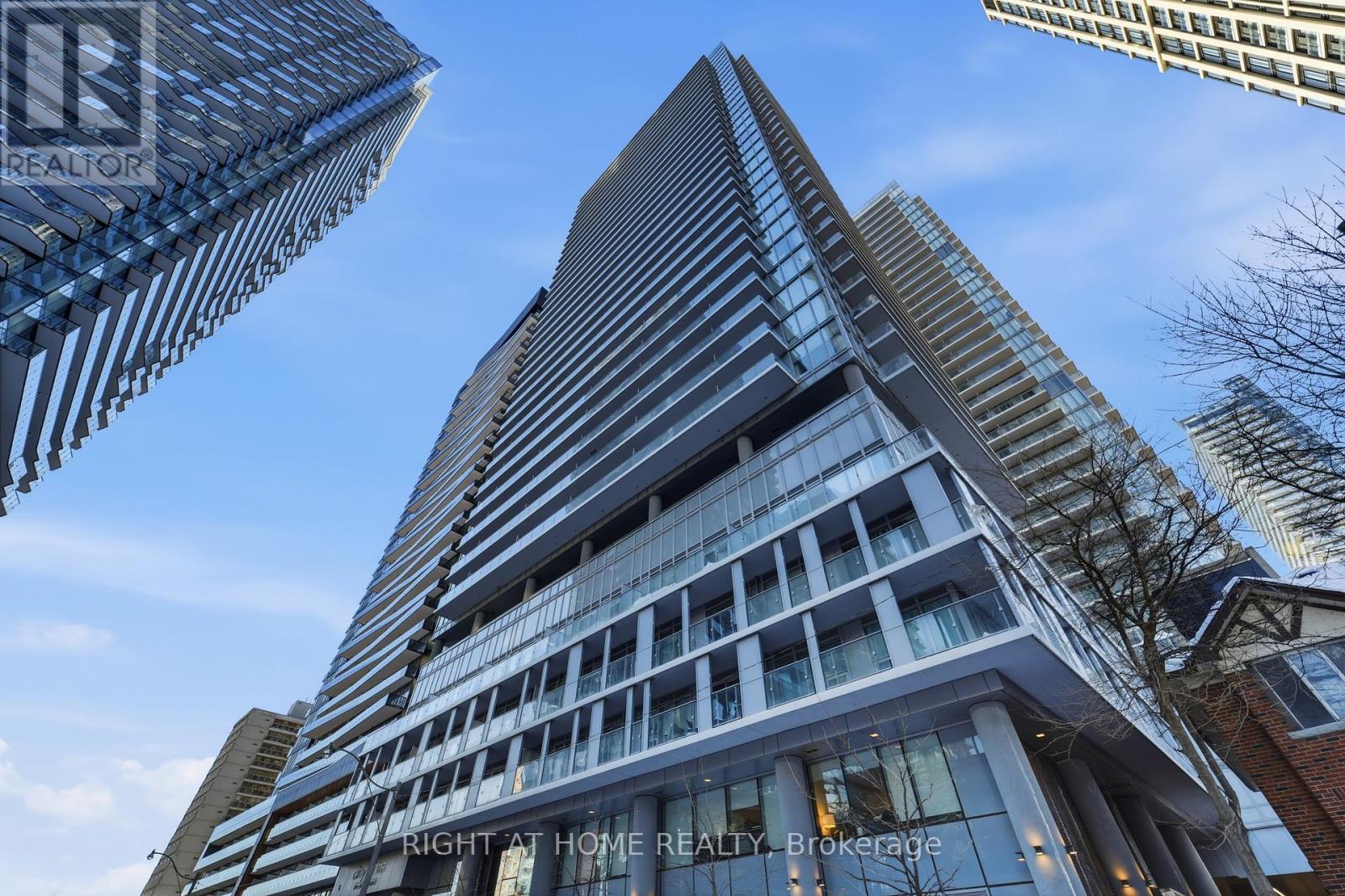 2112 NT - 99 BROADWAY AVENUE, Toronto, Ontario