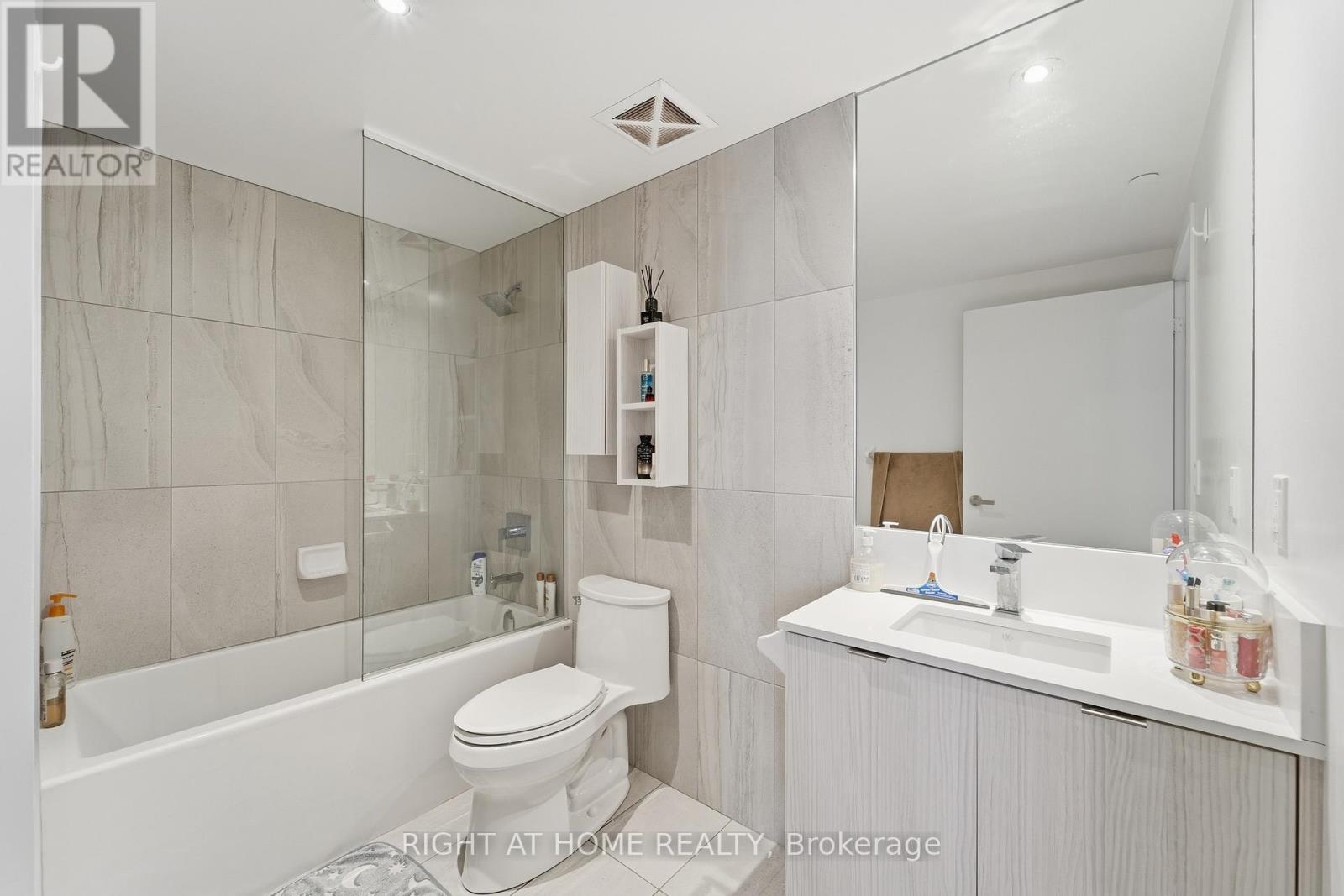 2112 Nt - 99 Broadway Avenue, Toronto, Ontario  M4P 1V2 - Photo 15 - C12741288