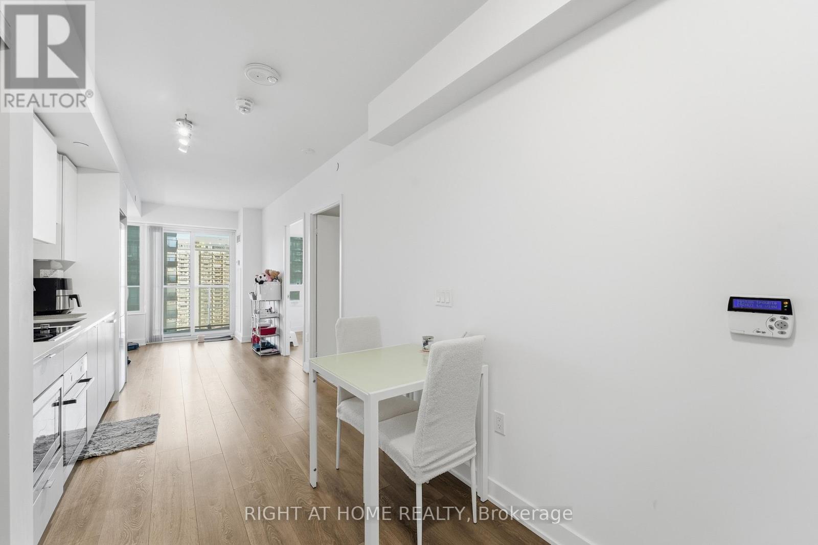 2112 Nt - 99 Broadway Avenue, Toronto, Ontario  M4P 1V2 - Photo 3 - C12741288