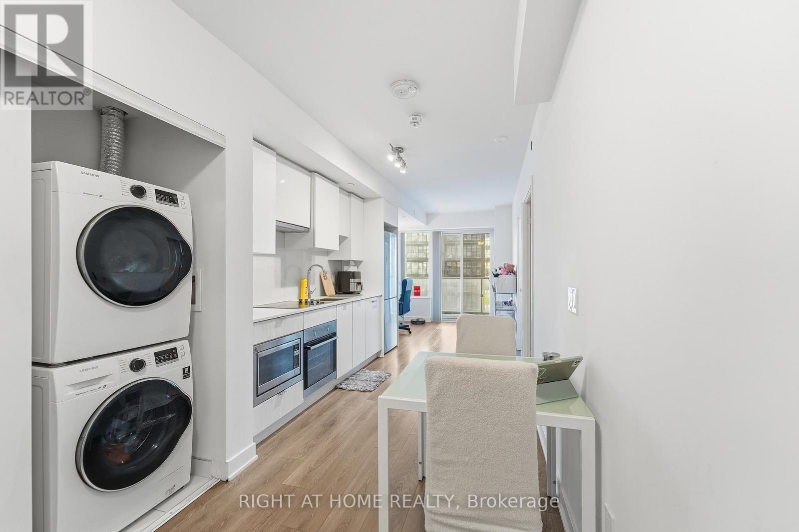 2112 Nt - 99 Broadway Avenue, Toronto, Ontario  M4P 1V2 - Photo 4 - C12741288