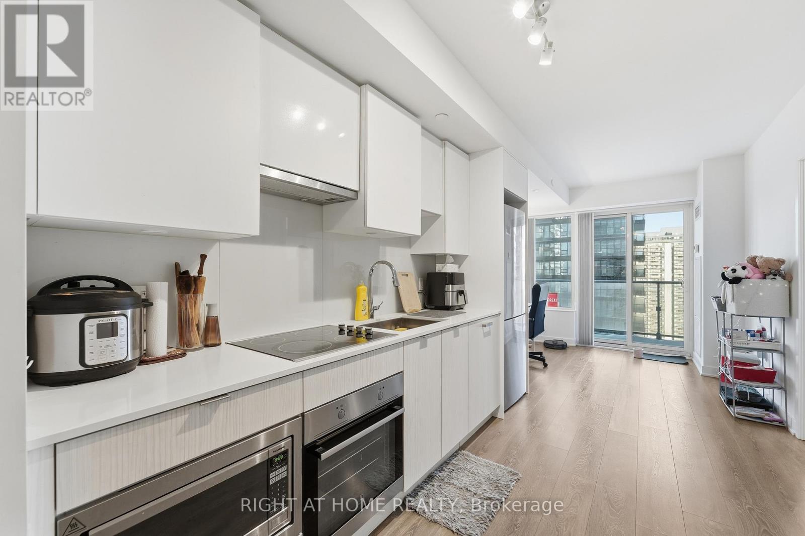 2112 Nt - 99 Broadway Avenue, Toronto, Ontario  M4P 1V2 - Photo 5 - C12741288