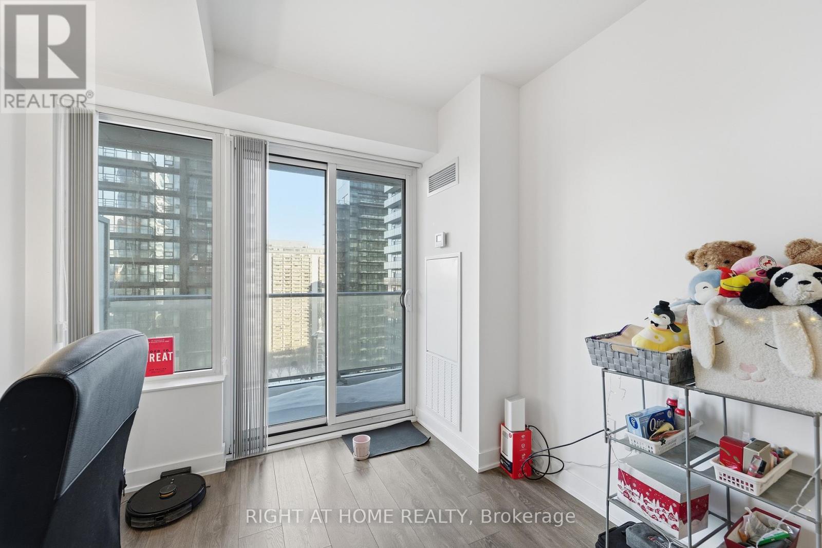 2112 Nt - 99 Broadway Avenue, Toronto, Ontario  M4P 1V2 - Photo 9 - C12741288