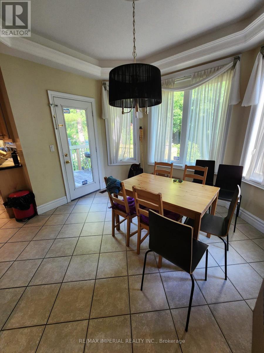 185 Pemberton Avenue, Toronto, Ontario  M2M 1Y9 - Photo 3 - C12741300