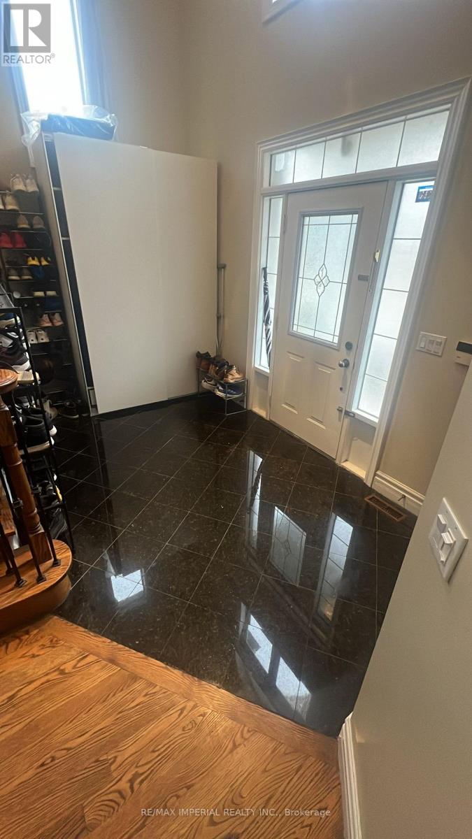 185 Pemberton Avenue, Toronto, Ontario  M2M 1Y9 - Photo 4 - C12741300