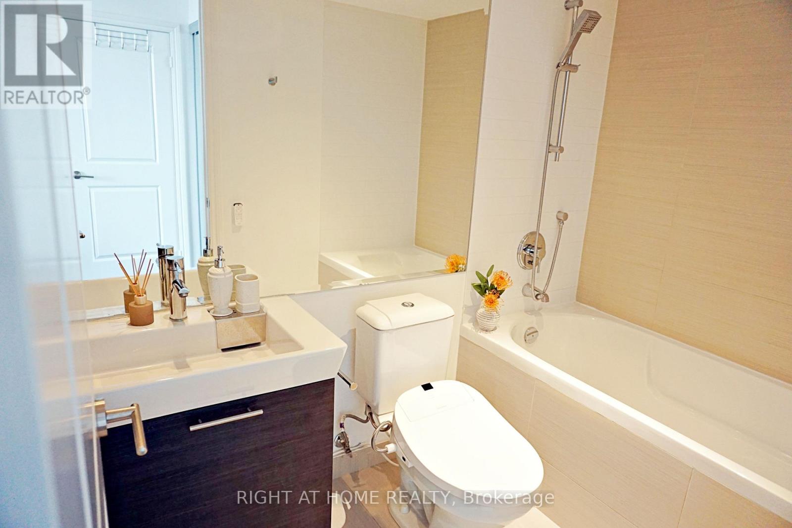 4207 - 386 Yonge Street, Toronto, Ontario  M5B 0A5 - Photo 11 - C12741320