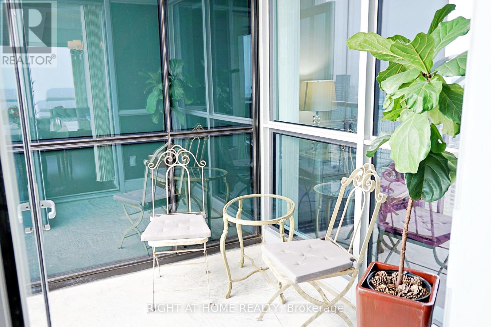 4207 - 386 Yonge Street, Toronto, Ontario  M5B 0A5 - Photo 18 - C12741320