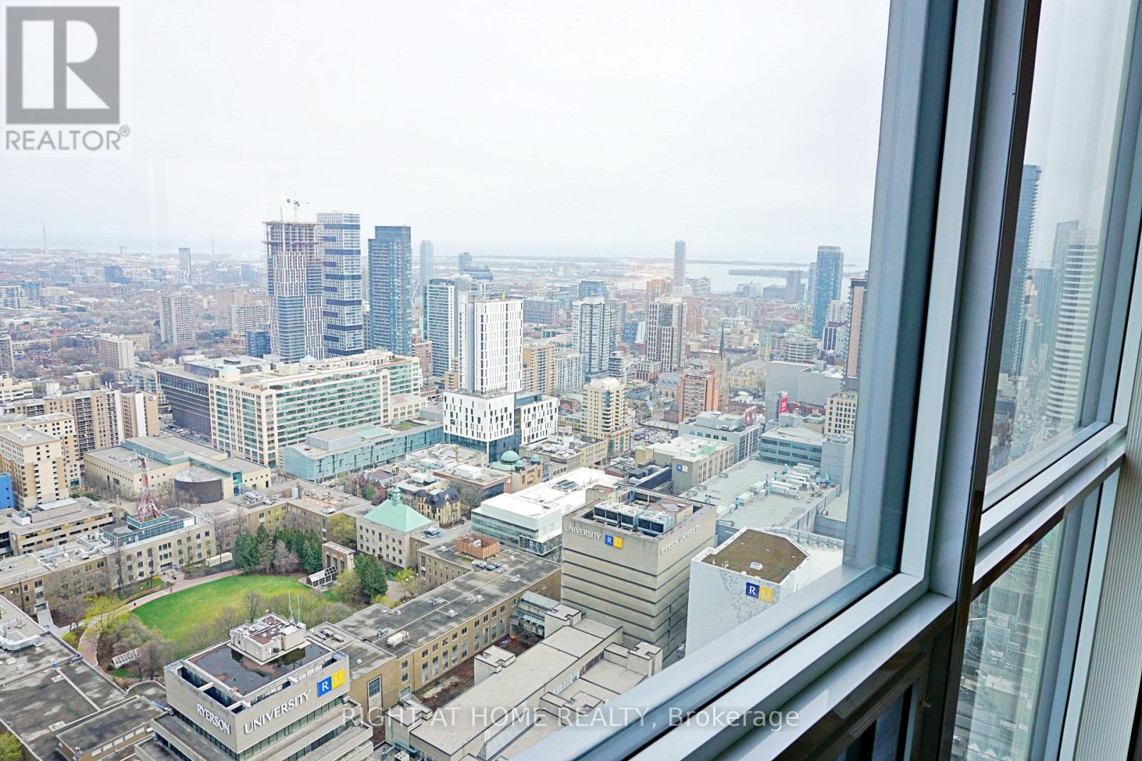 4207 - 386 Yonge Street, Toronto, Ontario  M5B 0A5 - Photo 19 - C12741320